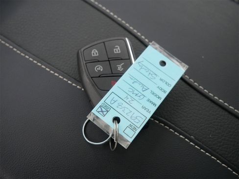 Used 2024 GMC Acadia Denali w/ Super Cruise Package image 26