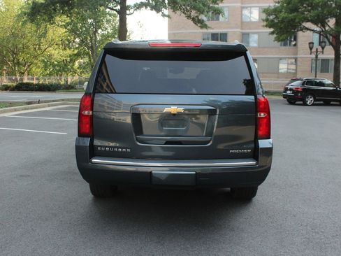Used 2019 Chevrolet Suburban Premier AWD/4WD image 8