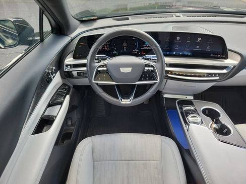 Certified 2024 Cadillac Lyriq Luxury AWD/4WD image 9