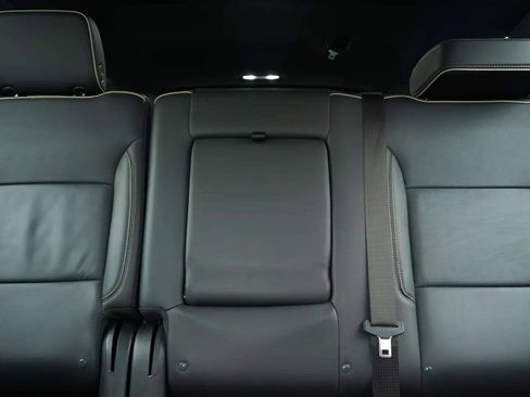 Used 2024 Chevrolet Suburban Premier image 69