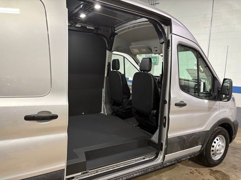 New 2026 Ford Transit 250 148 Medium Roof Extended AWD image 27
