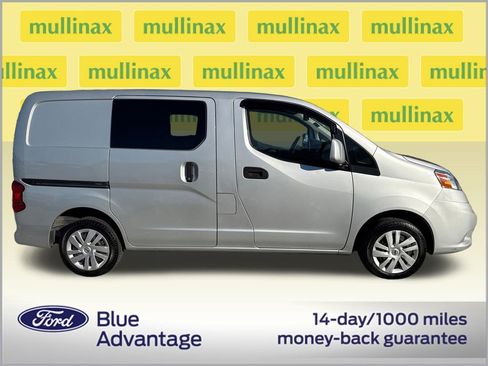 Used 2017 Nissan NV200 SV image 2