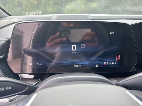 New 2025 Chevrolet Suburban Premier image 21