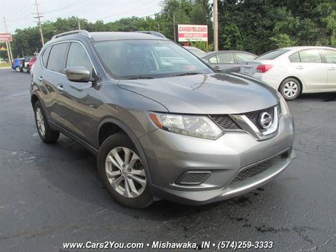Used 2016 Nissan Rogue SV image 1
