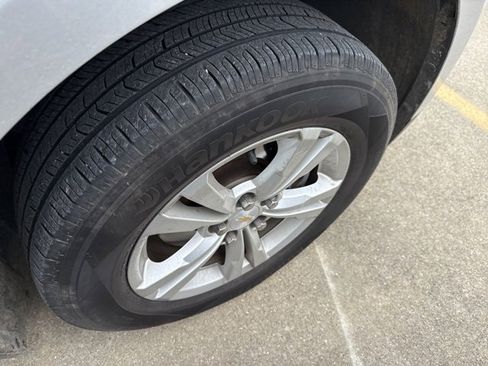 Used 2017 Chevrolet Equinox LS image 10