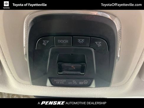 Used 2025 Toyota Corolla LE FWD image 13