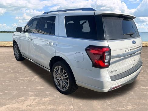 Used 2023 Ford Expedition Platinum image 4