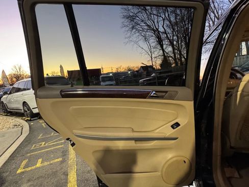 Used 2010 Mercedes-Benz GL 450 4MATIC image 15