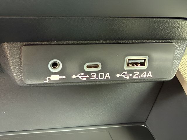 Used 2025 Subaru Forester Premium AWD/4WD image 14