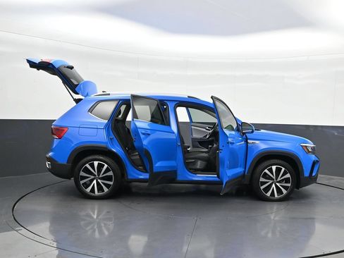 Used 2022 Volkswagen Taos SE FWD image 35
