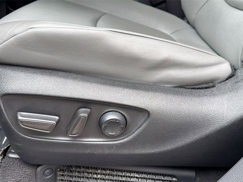 Used 2024 Toyota Sienna XLE image 15