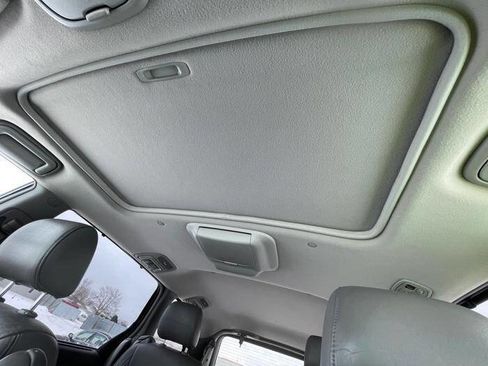 Used 2004 Toyota Sienna XLE image 32