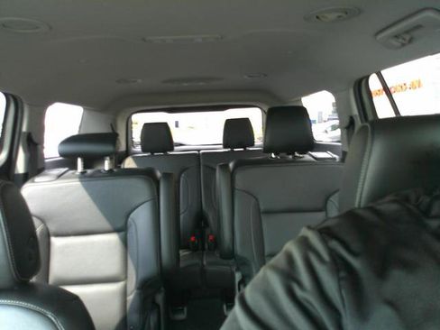 Used 2017 GMC Acadia SLT image 13