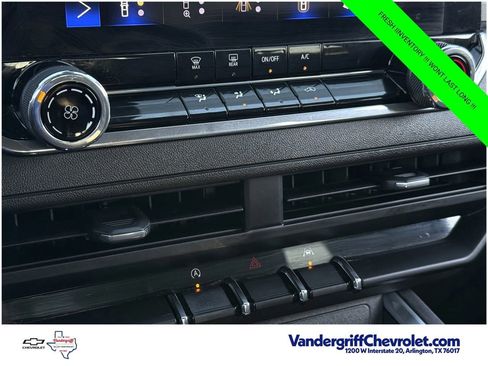 Used 2023 Chevrolet Colorado Trail Boss w/ Technology Package AWD/4WD image 17