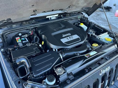 Used 2013 Jeep Wrangler Sahara w/ Connectivity Group image 9