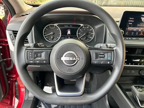 Used 2023 Nissan Rogue SV AWD/4WD image 17