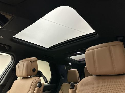 New 2026 Land Rover Discovery Limited Edition image 11