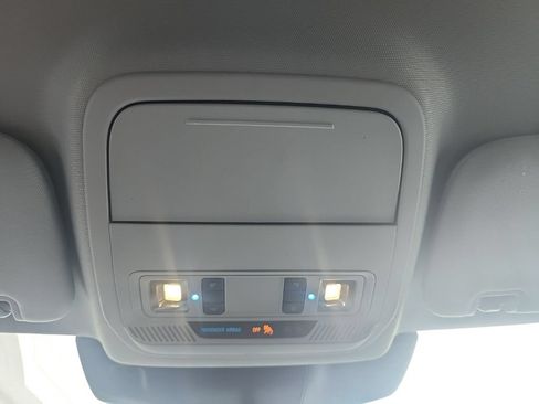 Used 2022 Ford Explorer XLT w/ Equipment Group 202A AWD/4WD image 22
