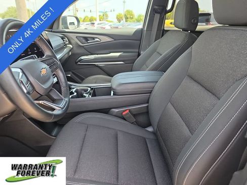 Used 2026 Chevrolet Traverse LT FWD image 17