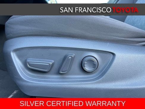 Certified 2018 Toyota Camry LE image 12