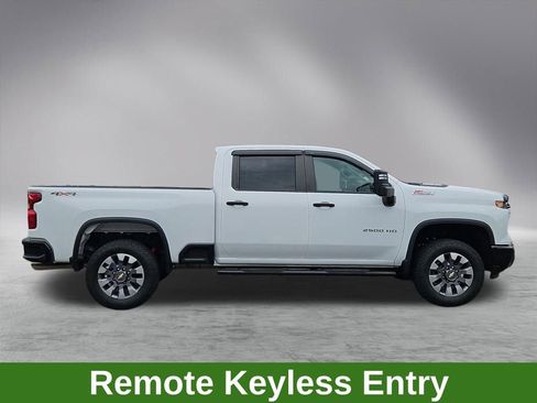Used 2024 Chevrolet Silverado 2500 Custom w/ Custom Value Package image 8