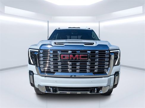 New 2026 GMC Sierra 3500 Denali w/ Denali Reserve Package image 8