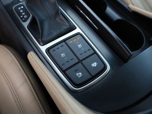 Used 2013 Hyundai Azera w/ Technology Pkg image 17