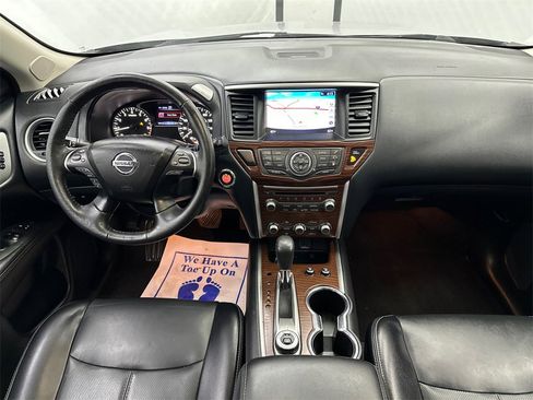 Used 2020 Nissan Pathfinder Platinum image 27