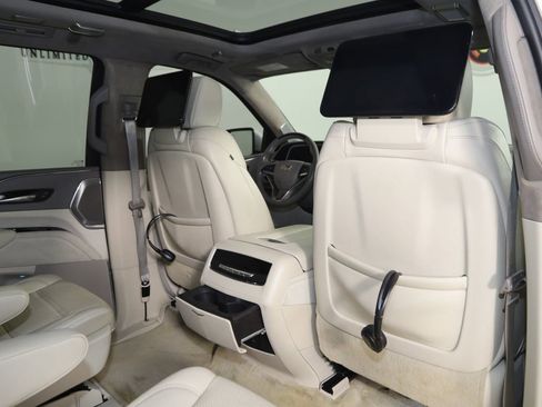 Used 2021 Cadillac Escalade Sport Platinum image 18