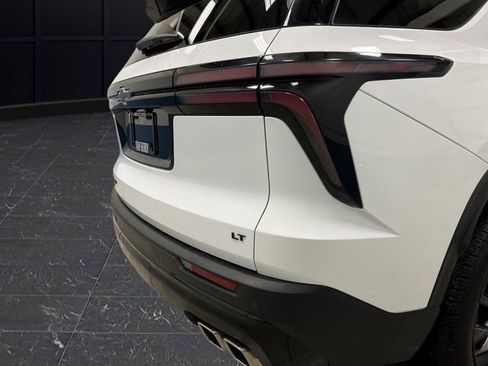 Used 2024 Chevrolet Traverse LT w/ Midnight/Sport Edition image 36