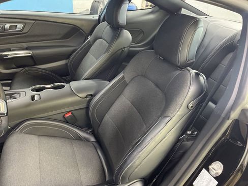 Used 2025 Ford Mustang Coupe image 25