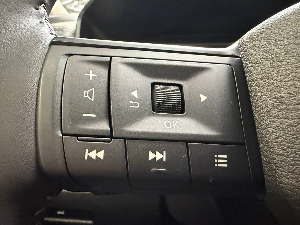 Used 2026 Nissan Rogue SV FWD image 23