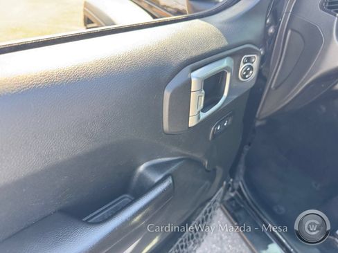 Used 2018 Jeep Wrangler Unlimited Sport S AWD/4WD image 13