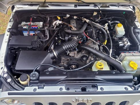 Used 2009 Jeep Wrangler X image 40