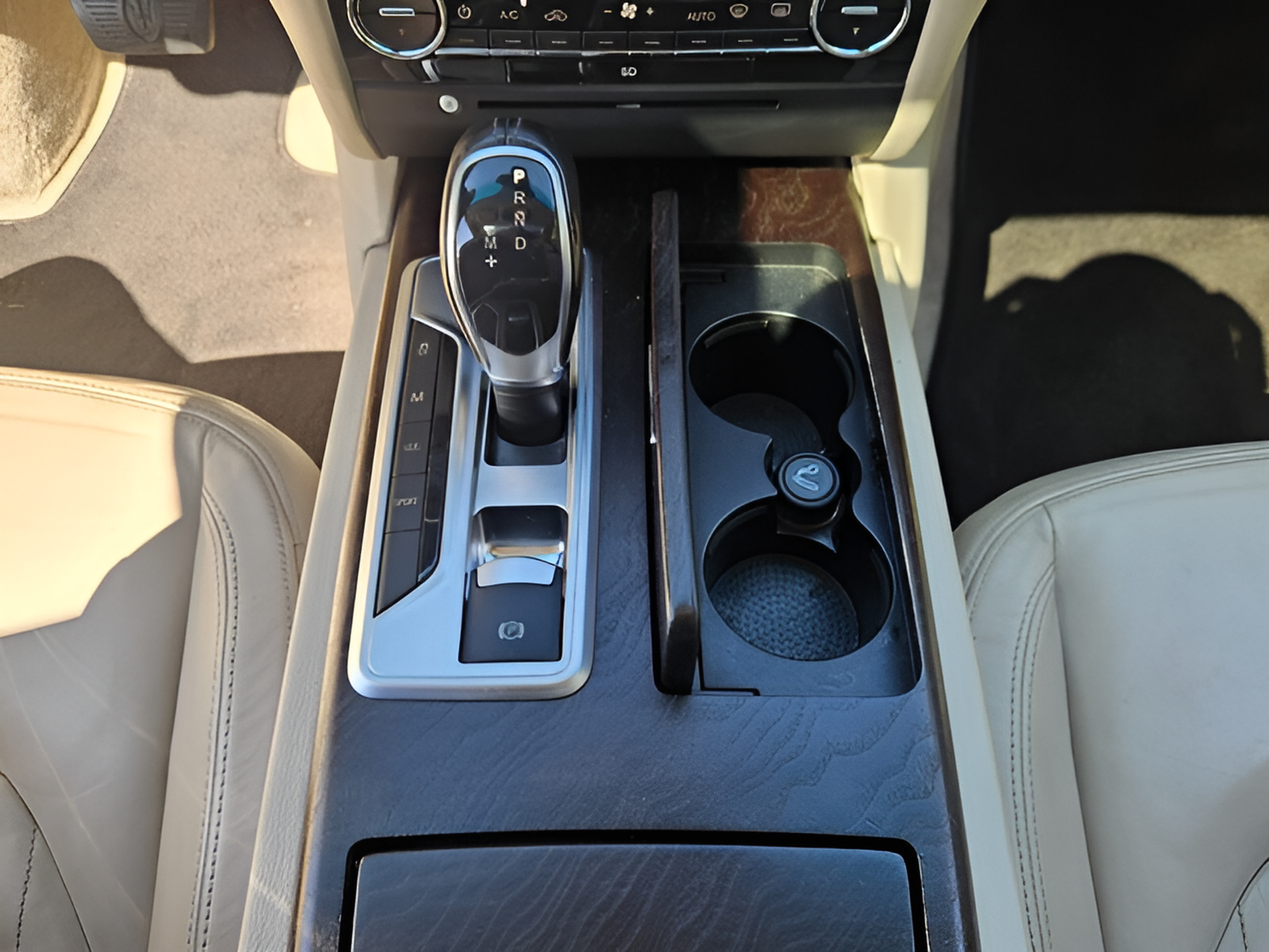 Used 2014 Maserati Ghibli RWD image 17