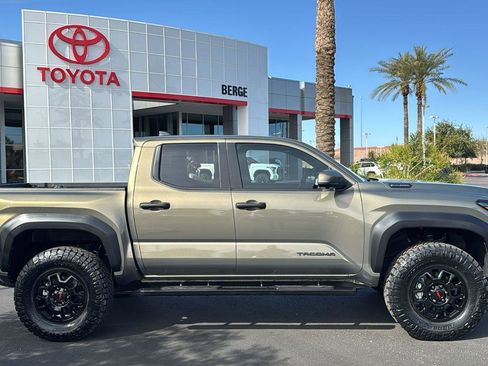 Used 2024 Toyota Tacoma TRD Off-Road w/ TRD Off Road Premium Package image 7