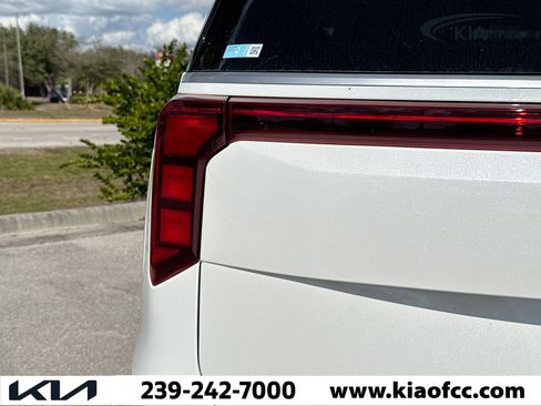 New 2026 Kia Carnival EX image 10