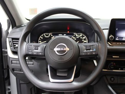 Used 2024 Nissan Rogue SV image 35