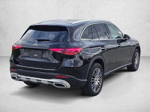 Used 2025 Mercedes-Benz GLC 300 image 5