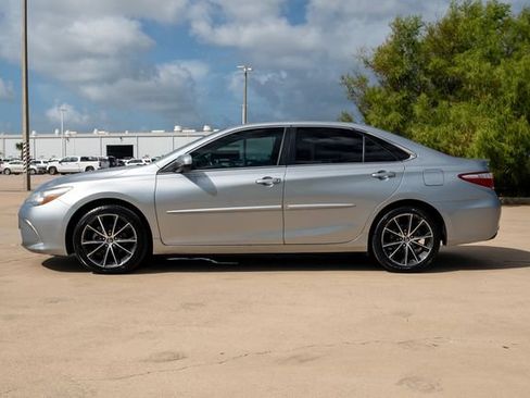 Used 2017 Toyota Camry XSE FWD image 5