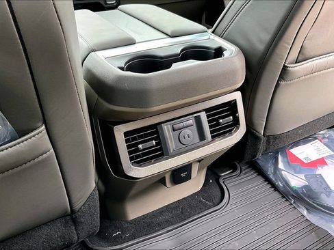 New 2026 Ford F350 Platinum w/ Platinum Plus Package AWD/4WD image 18