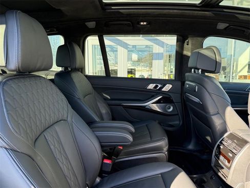 Used 2026 BMW X7 M60i w/ Executive Package image 9