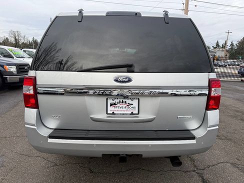 Used 2015 Ford Expedition EL XLT w/ Equipment Group 202A image 8