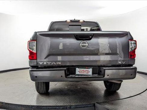 Used 2023 Nissan Titan SV image 7