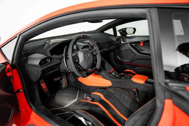Used 2022 Lamborghini Huracan STO RWD image 19