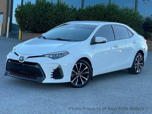 Used 2017 Toyota Corolla SE w/ Carpet Mat Package (TMS) FWD image 1