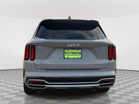 Used 2022 Kia Sorento SX image 3