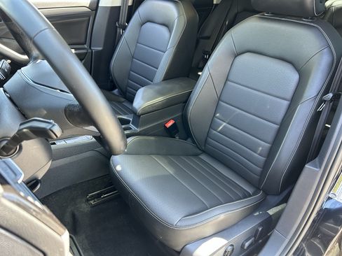 Certified 2024 Volkswagen Jetta SE FWD image 18
