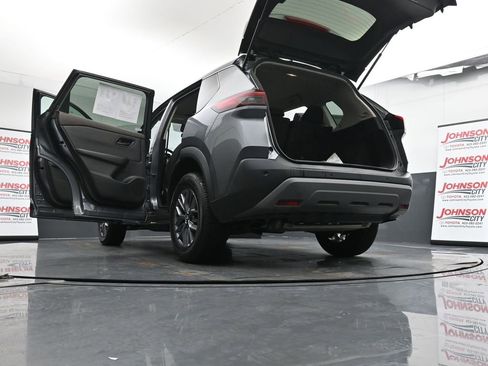 Used 2023 Nissan Rogue S image 46