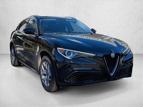 Used 2019 Alfa Romeo Stelvio AWD image 3